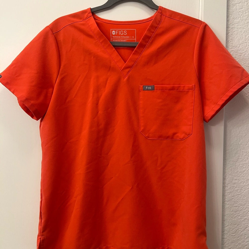 Figs Women's V-Neck Short Sleeve & Bottoms - Sold together